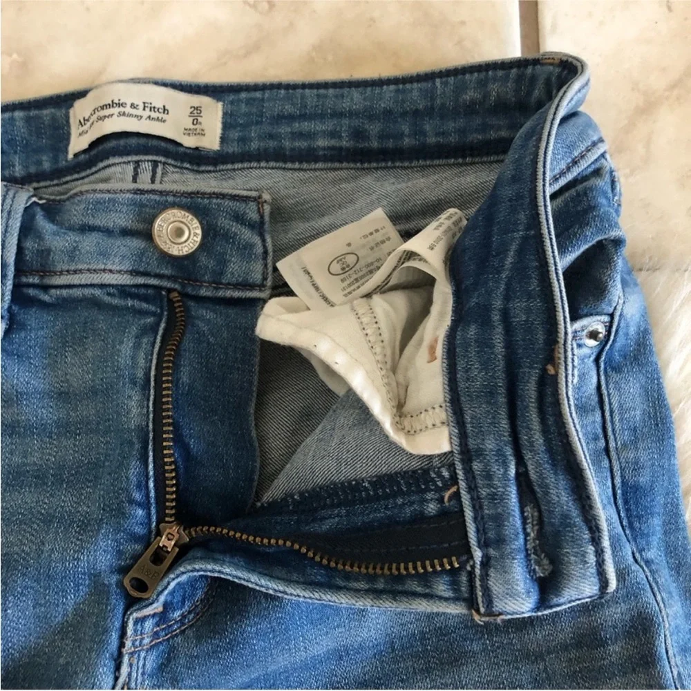 Abercrombie & Fitch Midrise Super Skinny Ankle Jeans - Picture 7 of 11